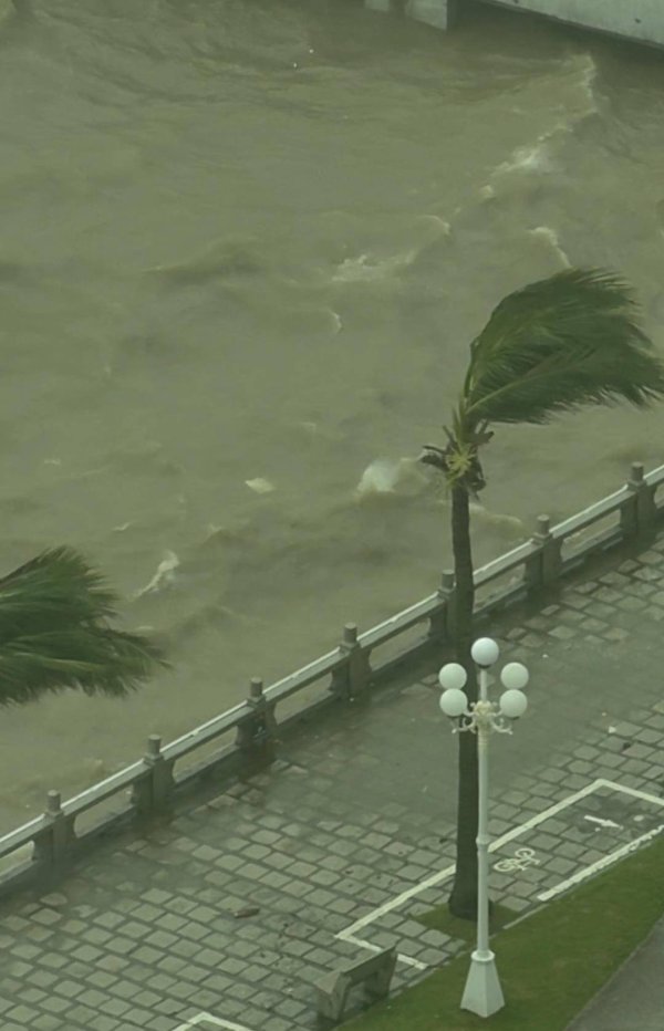 顺发配资 珠海录得17级阵风！当地已到风暴增水阶段，严防风暴潮、海水倒灌